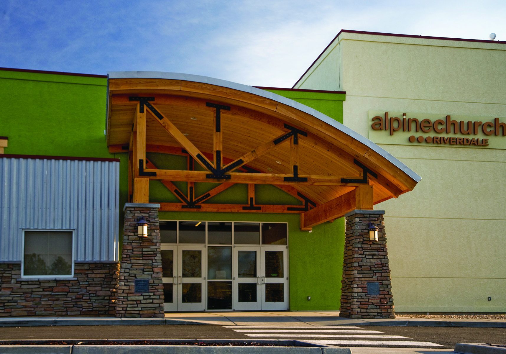 Alpine-Exterior-2-landscape Alpine-Exterior-2-landscape